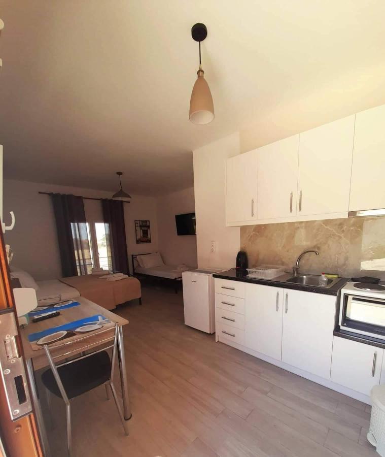 Venia'S Apartments Скала Ересу Екстериор снимка